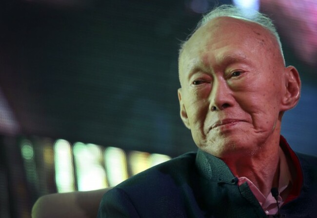 singapore-lee-kuan-yew-hospitalized-630x433