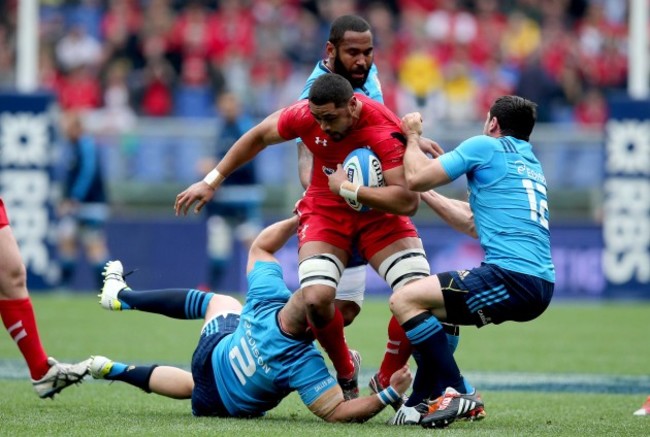 Leonardo Ghiraldini and Andrea Masi with Taulupe Faletau