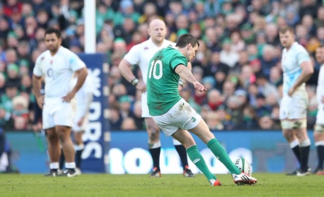 Johnny Sexton kicks a penalty