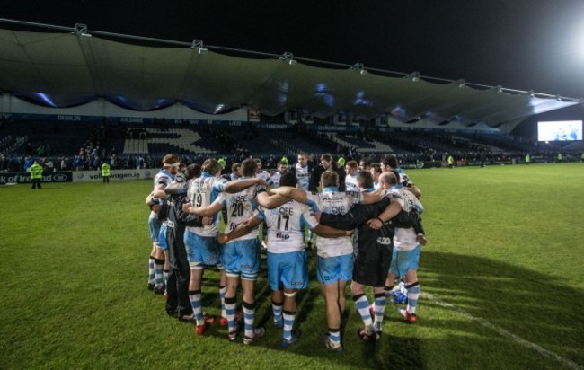 The Glasgow Warriors team huddle