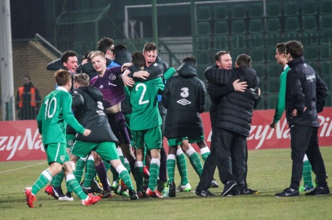 The Ireland players celebrate at the end of the game 26/3/2015