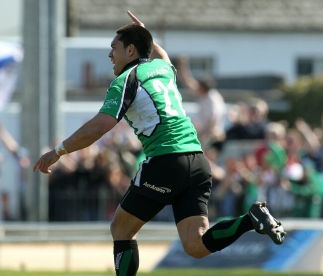 Miah Nikora celebrates after kicking the winning drop goal
