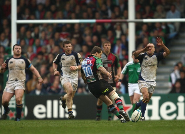 Nick Evans kicks a last minute attempt at a drop goal