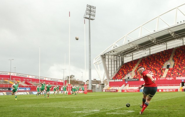 Rory Scannell attempts a late conversion