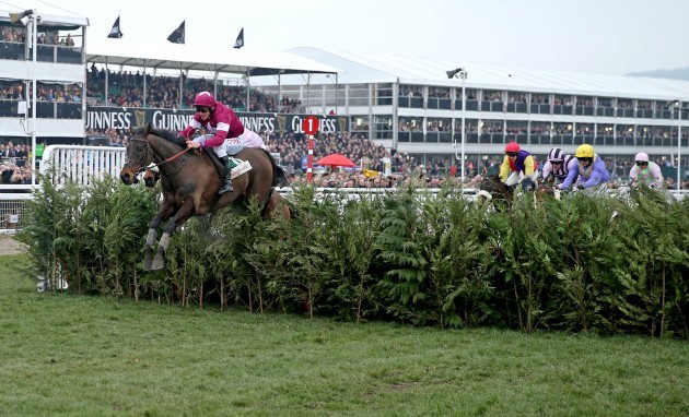 Davy Russell on Rivage D'Or on the way to winning