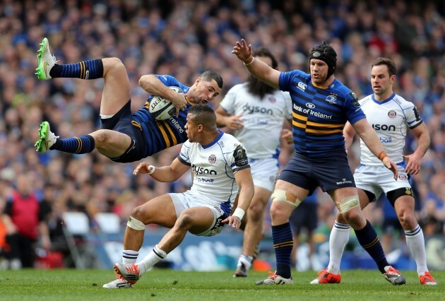 Rob Kearney is challenged in the air by Anthony Watson