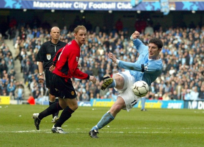 Soccer - FA Barclaycard Premiership - Manchester City v Manchester United