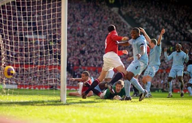 Soccer - Barclays Premier League - Manchester United v Manchester City - Old Trafford