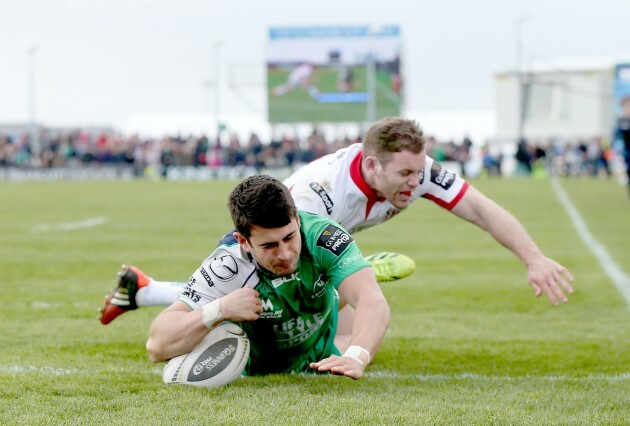 Tiernan OÕHalloran scores his side's second try despite Darren Cave