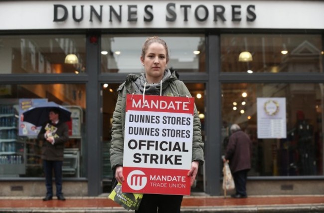 Dunnes Stores Strikes Pickets
