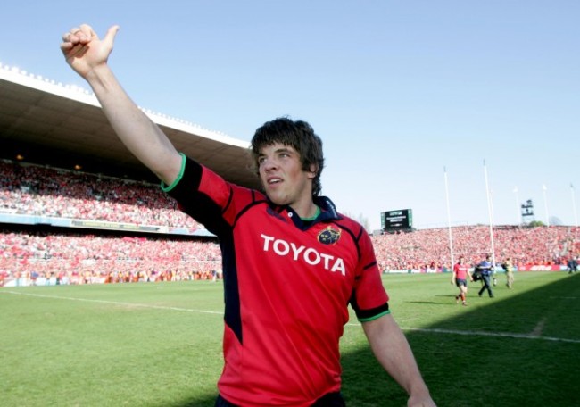 Donncha O'Callaghan celebrates after beating Leinster 23/4/2006