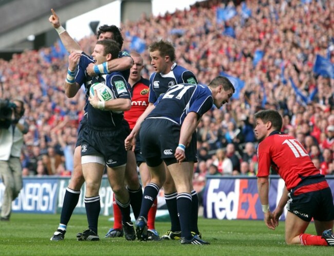Gordon D'Arcy celebrates his try with Shane Horgan and Luke Fitzgerald