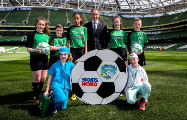 Martin O'Neill with children at the 2015 SportsWorld FAI Summer Soccer Schools Launch