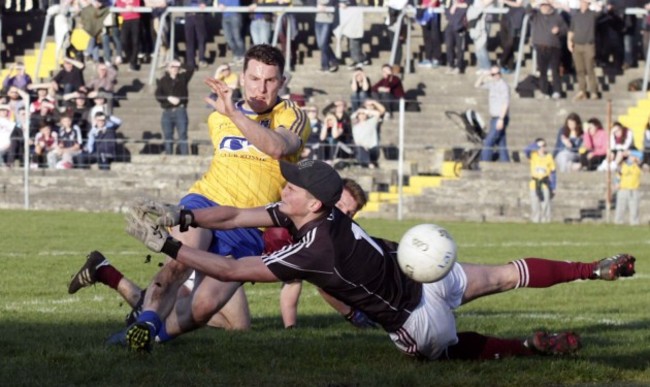 Diarmuid Murtagh scores a goal despite Tadhg O'Malley