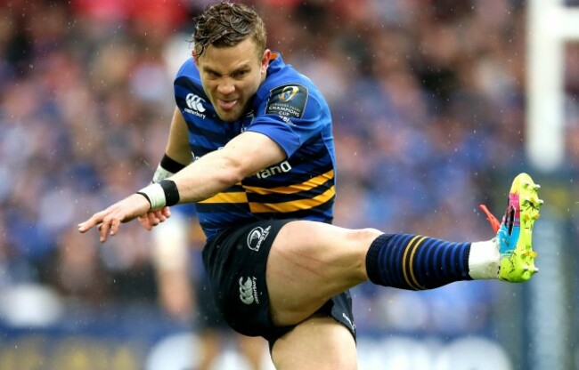 Ian Madigan kicks a penalty
