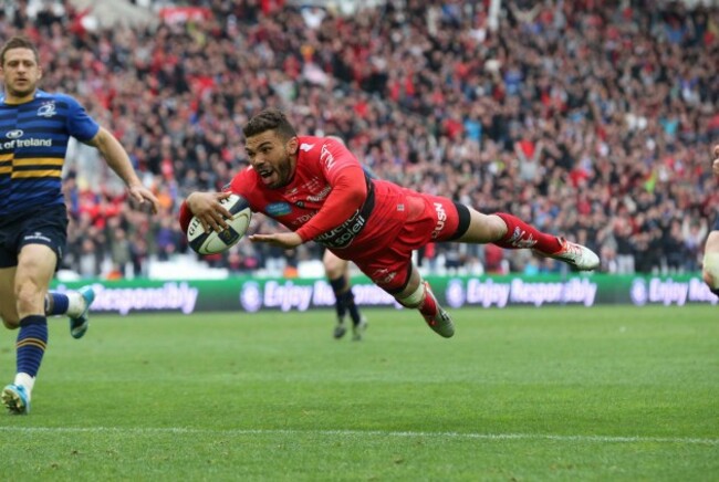 Bryan Habana scores a try