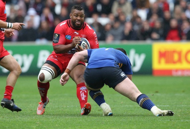 Steffon Armitage is tackled by Cian Healy