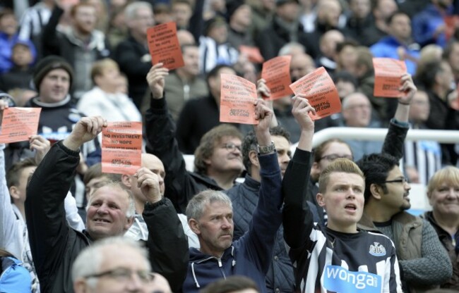 Soccer - Barclays Premier League - Newcastle United v Swansea City - St JamesÕ Park
