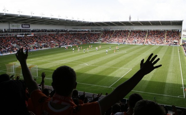 Soccer - Barclays Premier League - Blackpool v Fulham - Bloomfield Road