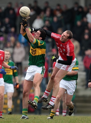 Anthony Maher and Alan O'Connor contest a high ball