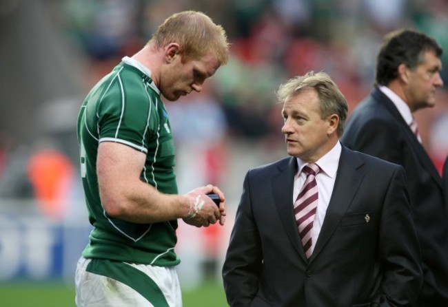 Paul O'Connell is spoken to by coach Eddie O'Sullivan after defeat to Argentina 30/9/2007