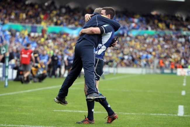 Joe Schmidt celebrates with Jonathan Sexton