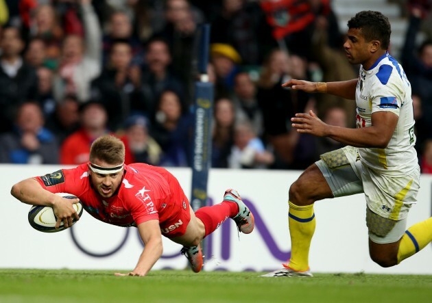 Drew Mitchell scores a try