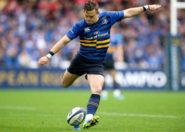 Ian Madigan kicks a penalty