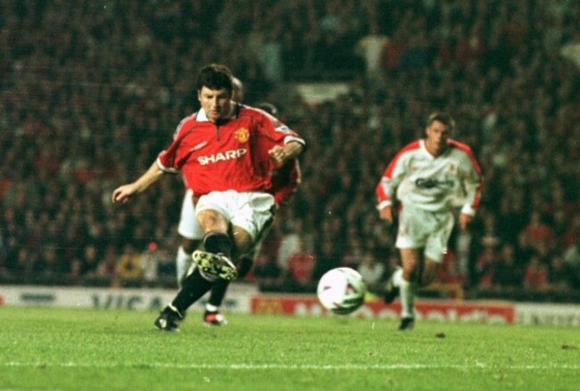 Soccer - FA Carling Premiership - Manchester United v Liverpool