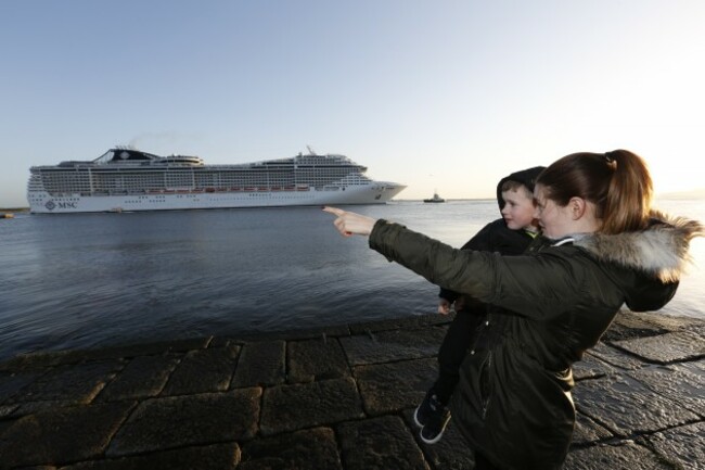 Largest Cruise ship MSC Splendida