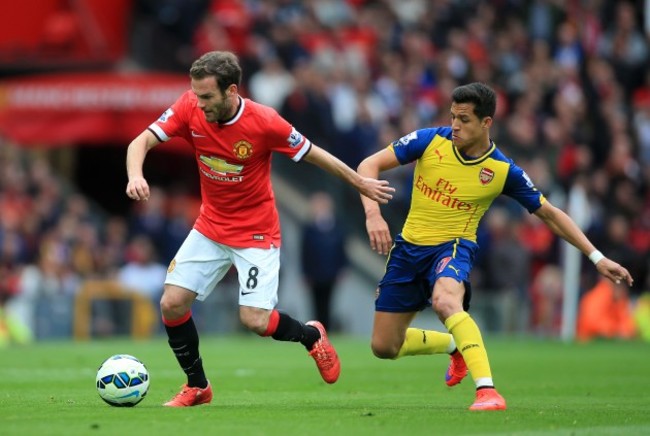 Soccer - Barclays Premier League - Manchester United v Arsenal - Old Trafford