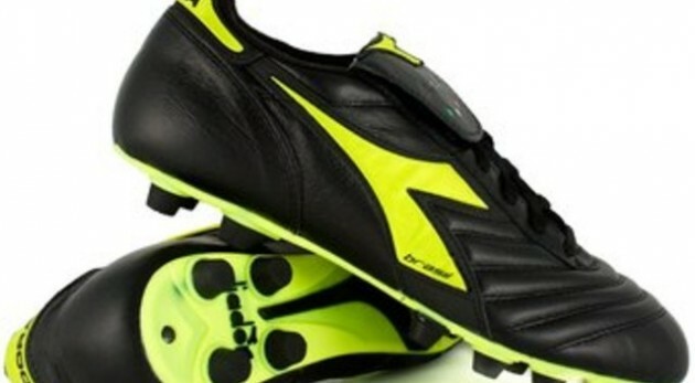 quasar football boots