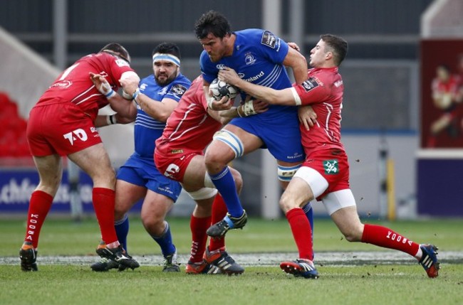 Kane Douglas under pressure from Steve Shingler