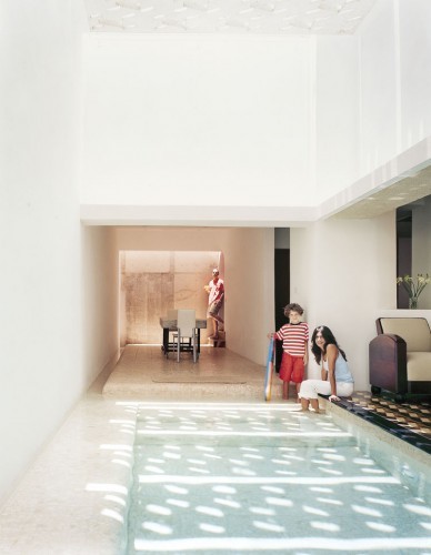 casa-delpin-pool-and-dining-room