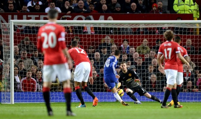 Soccer - Barclays Premier League - Manchester United v Chelsea - Old Trafford