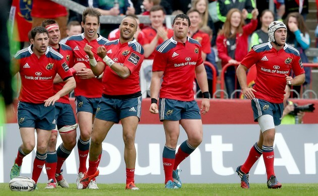 Simon Zebo celebrates scoring his side's first try