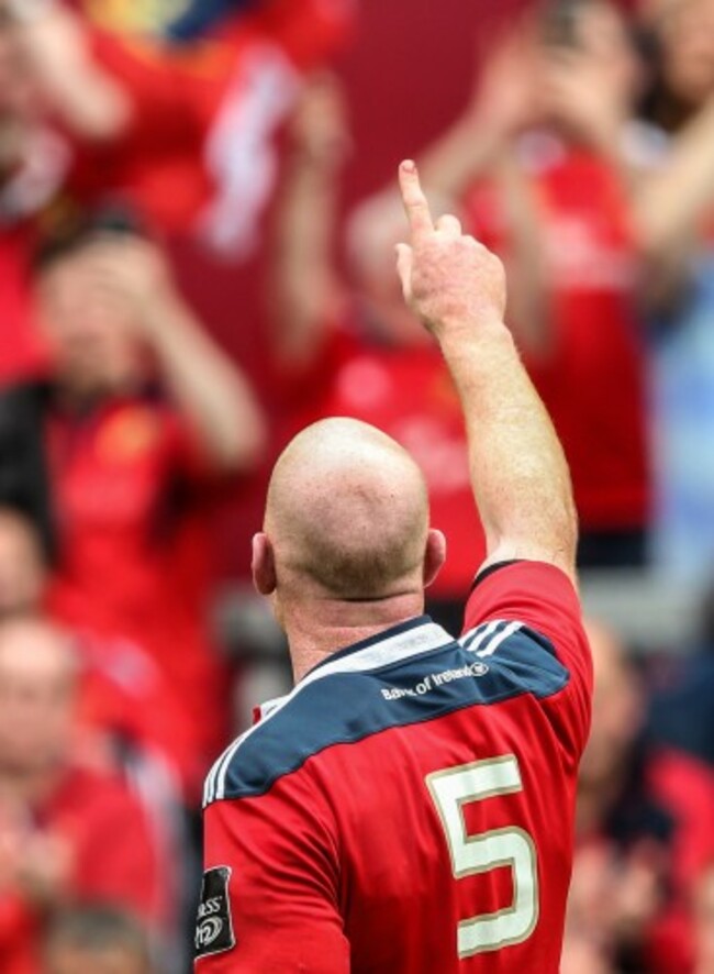 Paul O'Connell salutes the crowd after the game