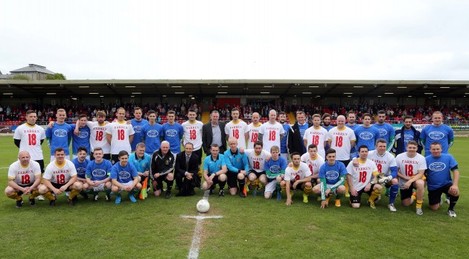 The two teams before the game