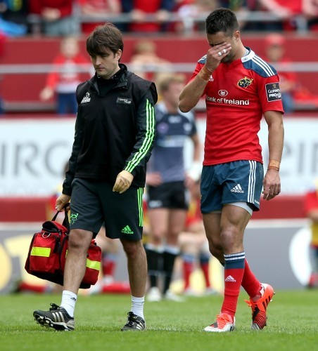 Conor Murray leaves the field injured