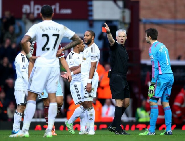 Soccer - Barclays Premier League - West Ham United v Swansea City - Upton Park