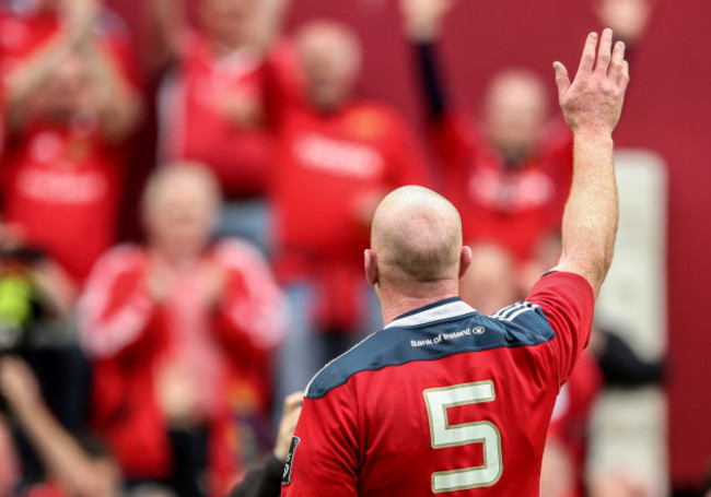 Paul O'Connell salutes the crowd after the game