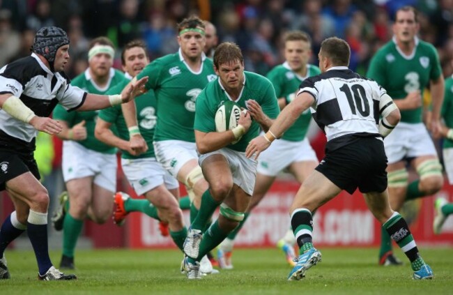Chris Henry runs at Jimmy Gopperth