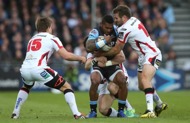 Niko Matawalu with Darren Cave, Jared Payne and Louis Ludik