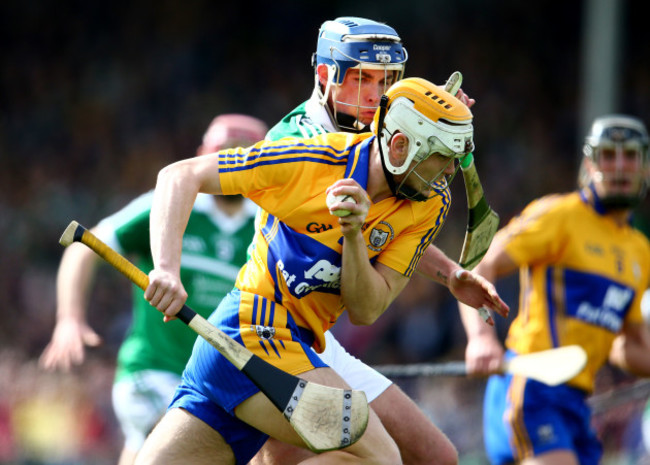 Gavin O&Otilde;Mahony tackles Aaron Cunningham