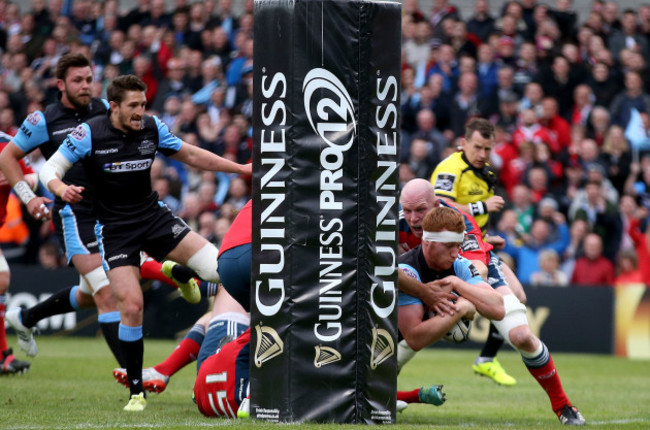 Rob Harley scores a try
