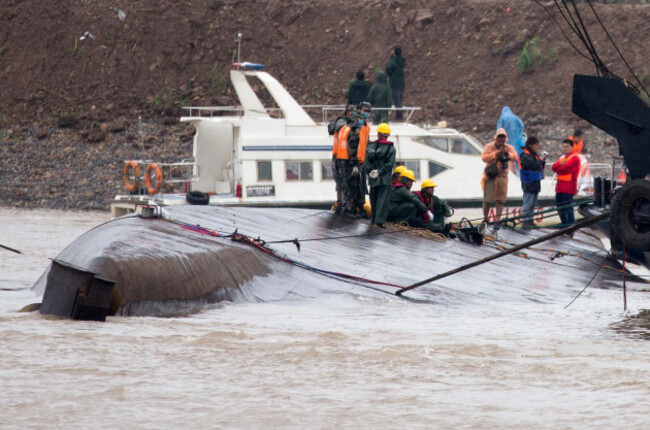 China Boat Sinks