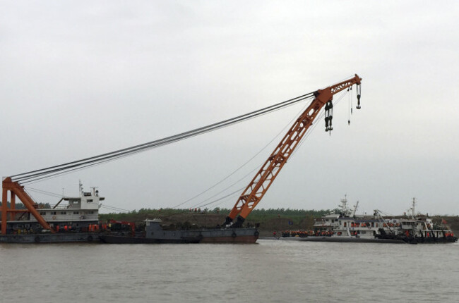 China Boat Sinks