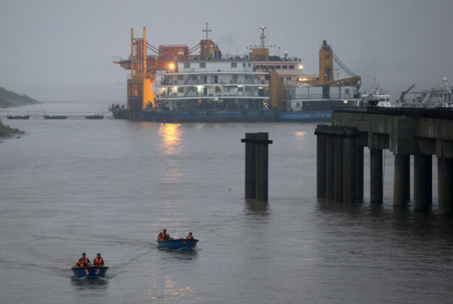 China Boat Sinks