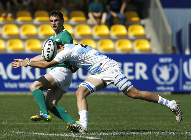 Billy Dardis tackled by Ignacio Calles