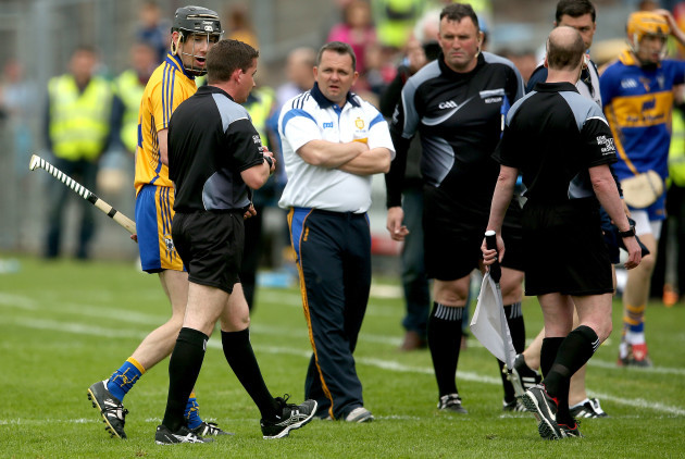 Patrick Donnellan and manager Davy Fitzgerald speak to referee Colm Lyons
